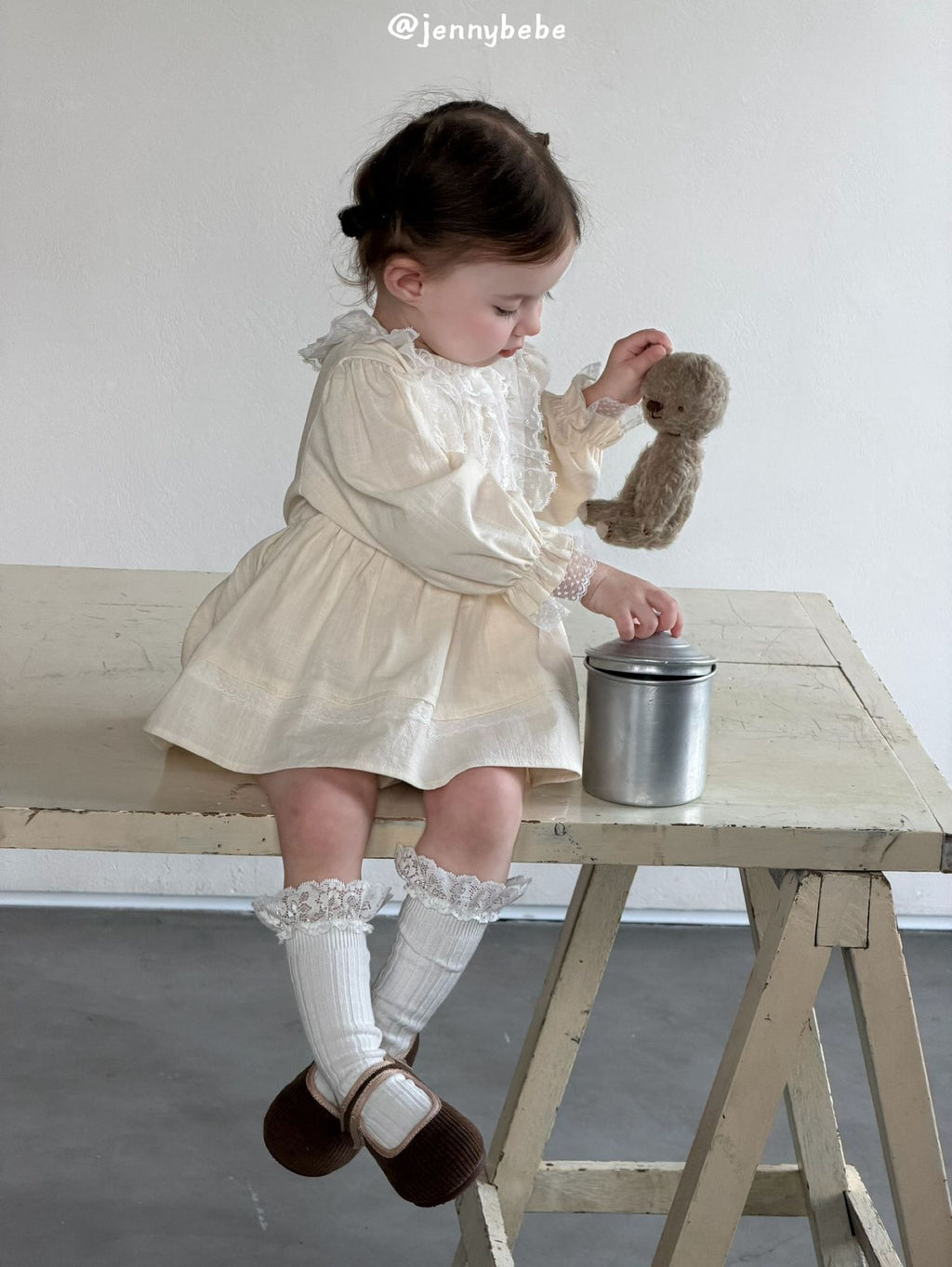 Rompers – Petite Lace Collar No.1