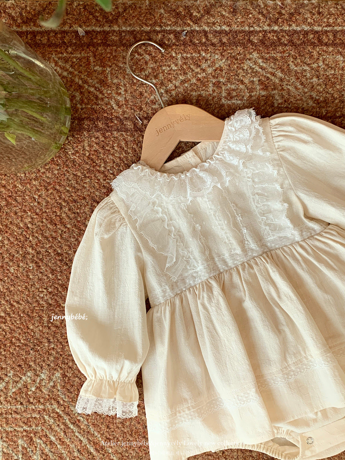 Rompers – Petite Lace Collar No.1