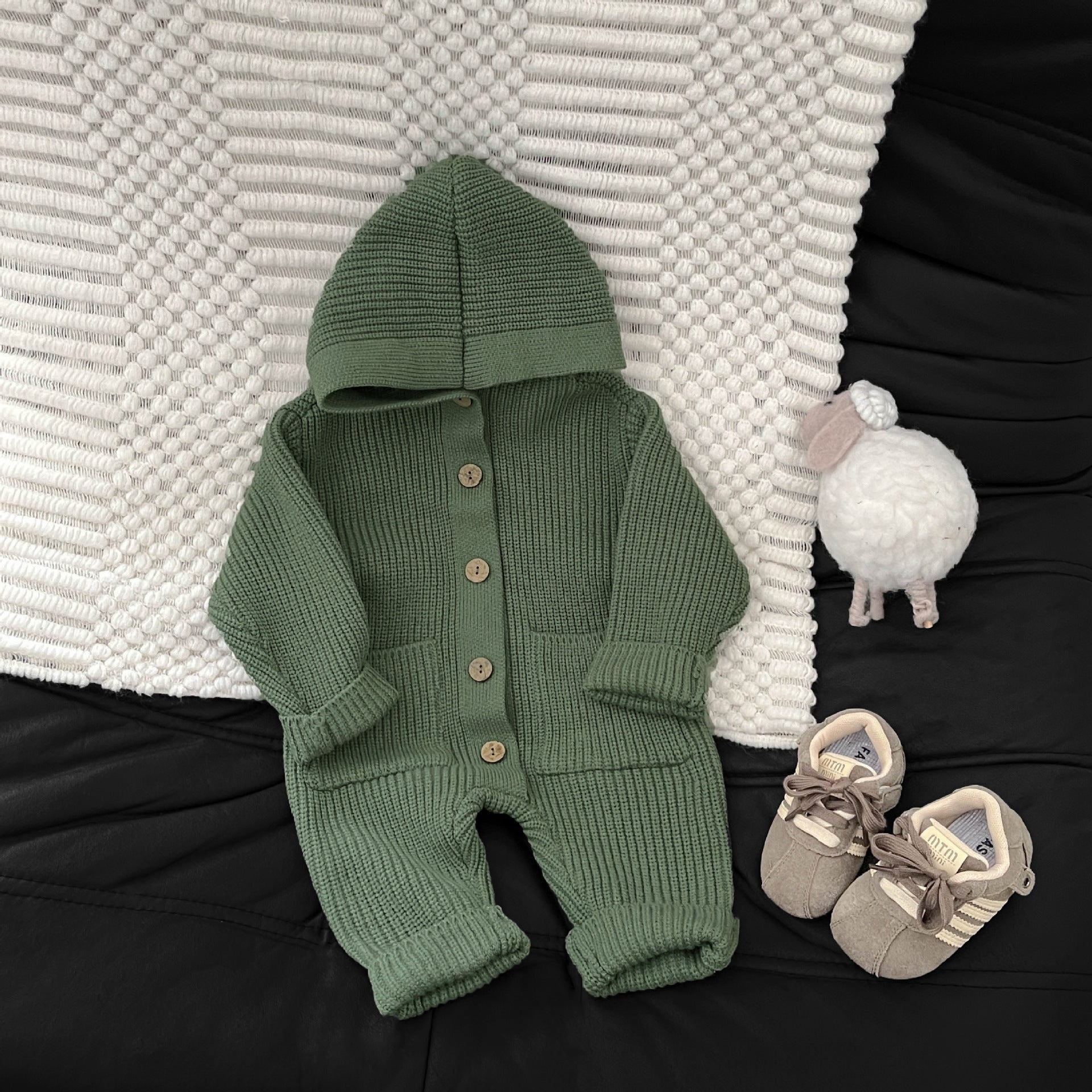 やわらかニット × フードロンパース｜Petite Cozy Knit – Hood Romper