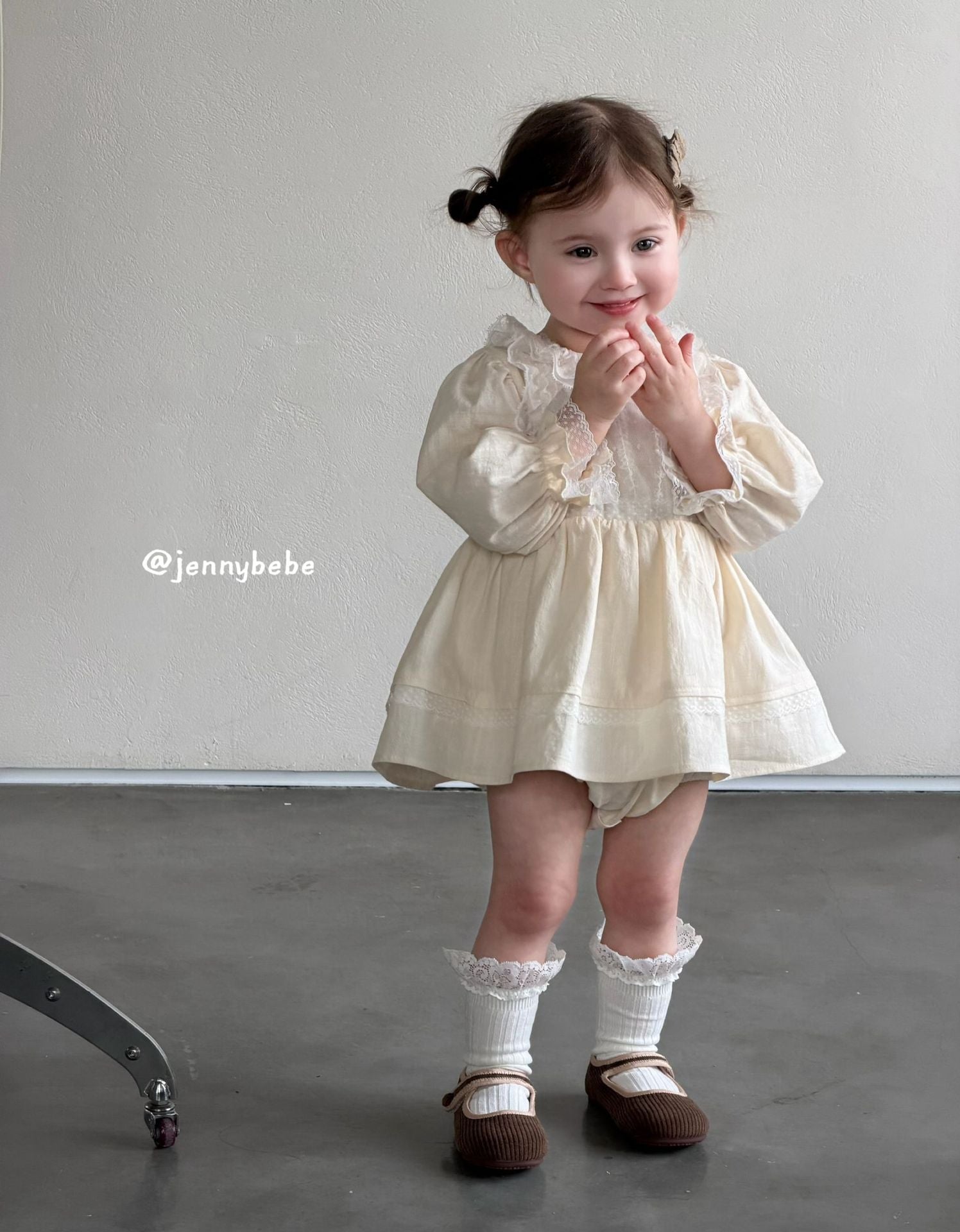 Rompers – Petite Lace Collar No.1