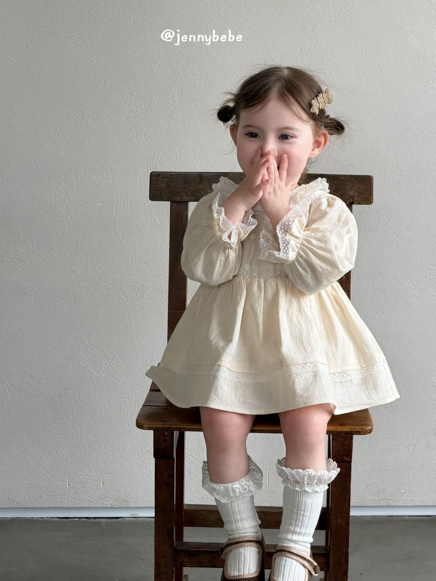 Rompers – Petite Lace Collar No.1