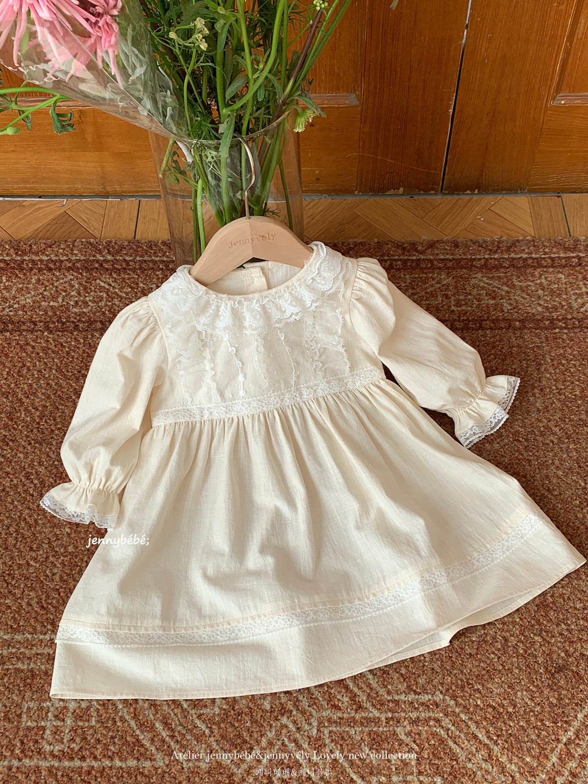 Dress – Petite Lace Collar No.1