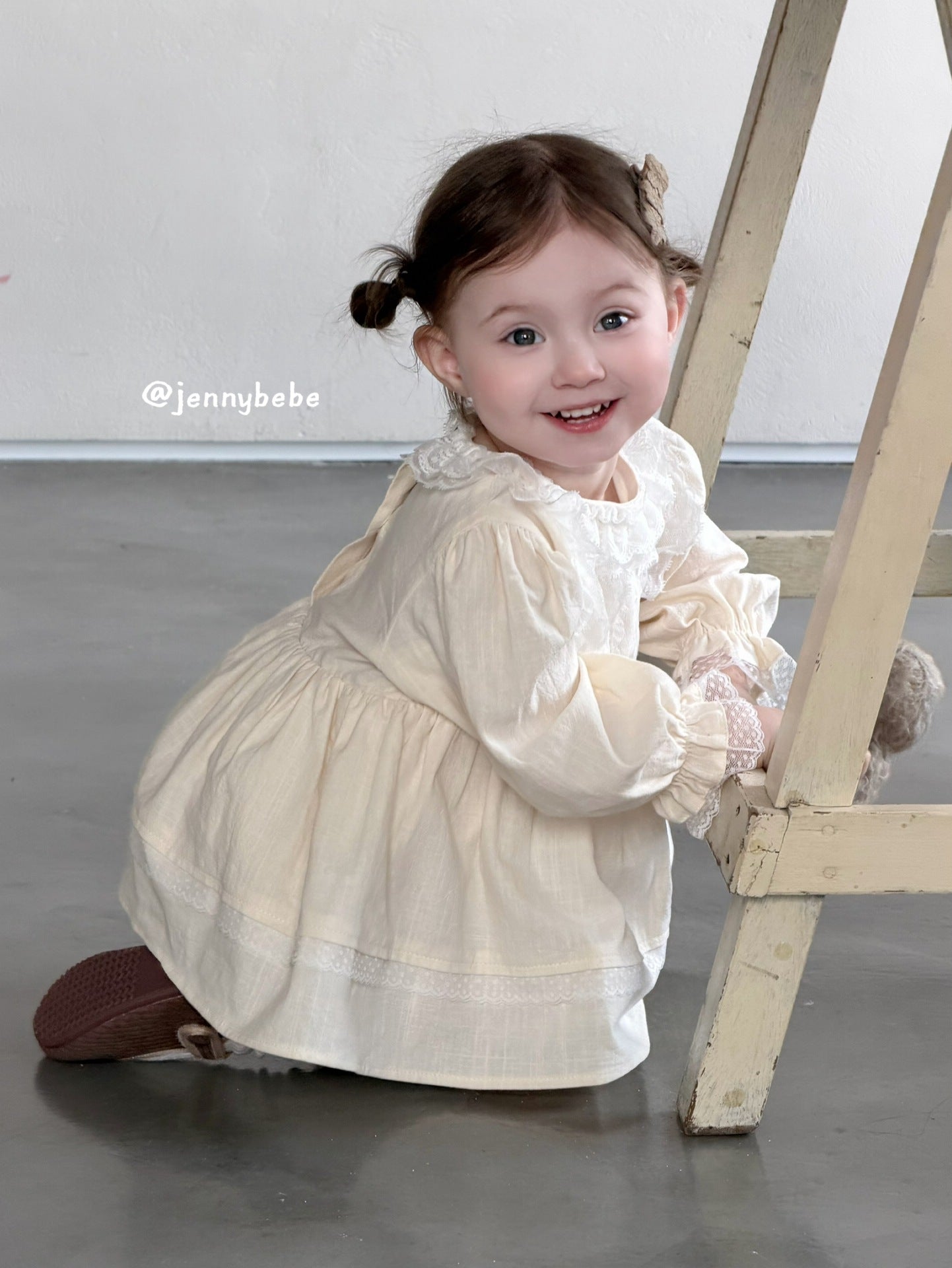 Dress – Petite Lace Collar No.1