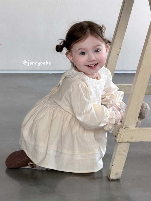 Dress – Petite Lace Collar No.1