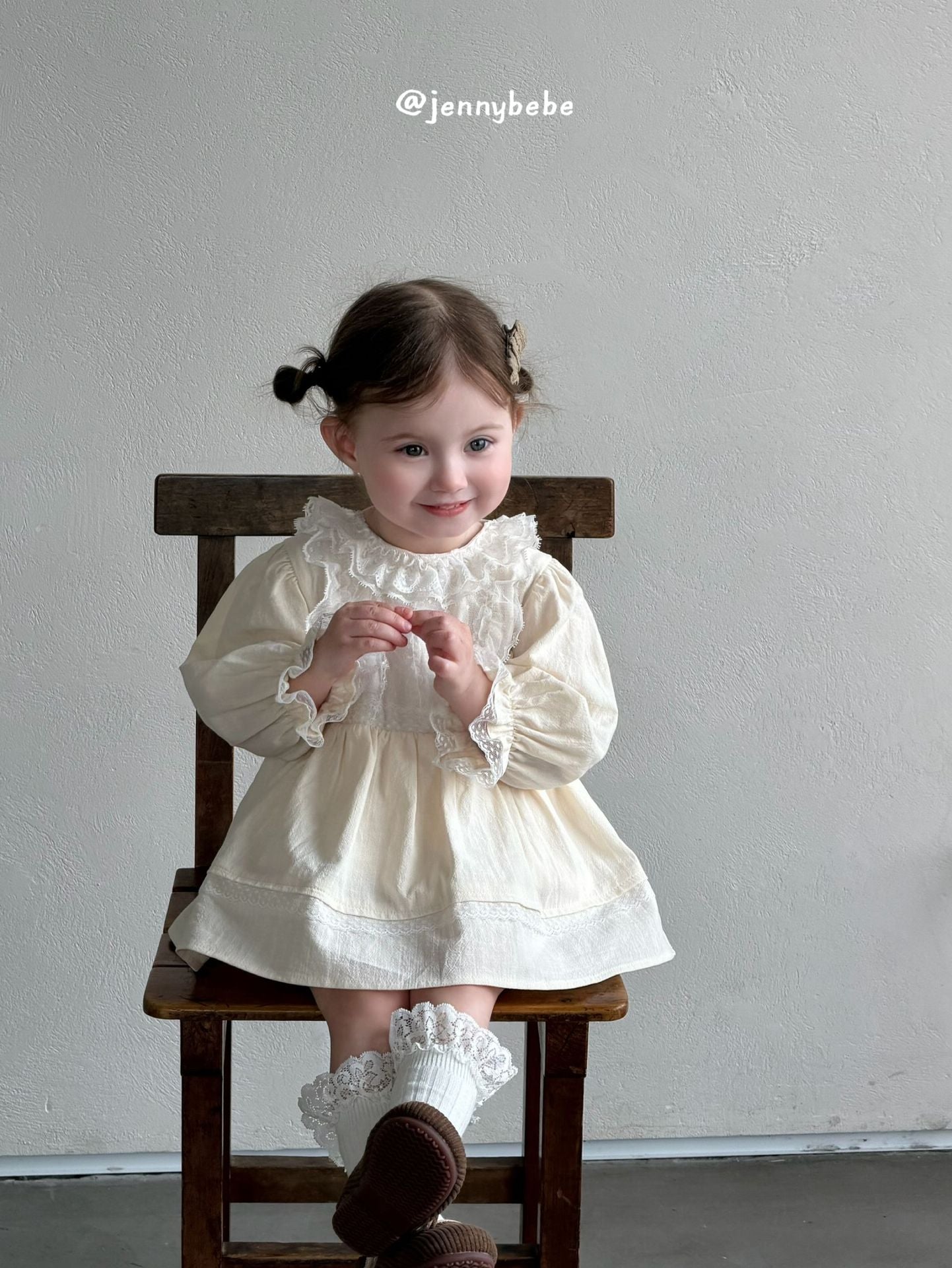 Rompers – Petite Lace Collar No.1