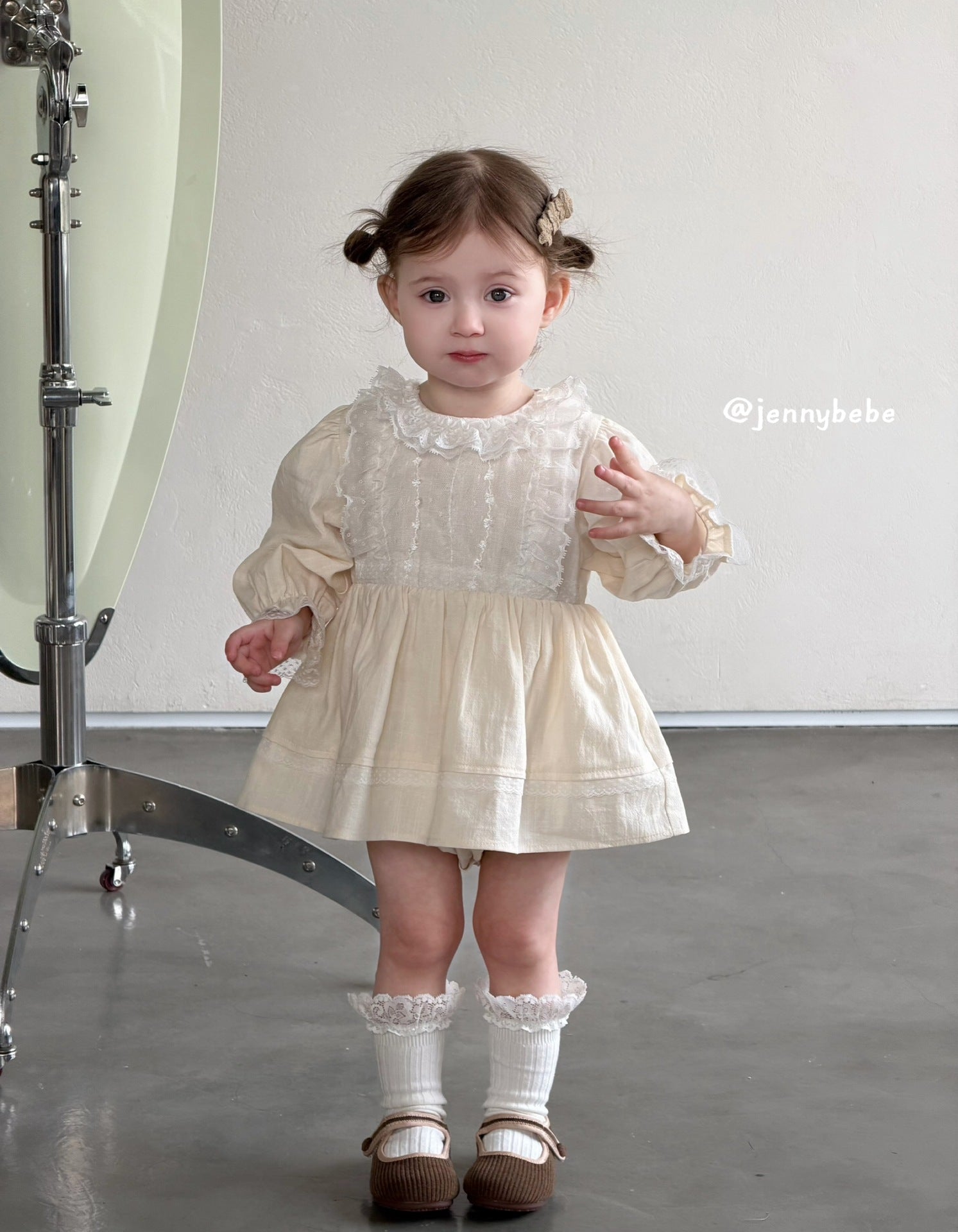 Rompers – Petite Lace Collar No.1