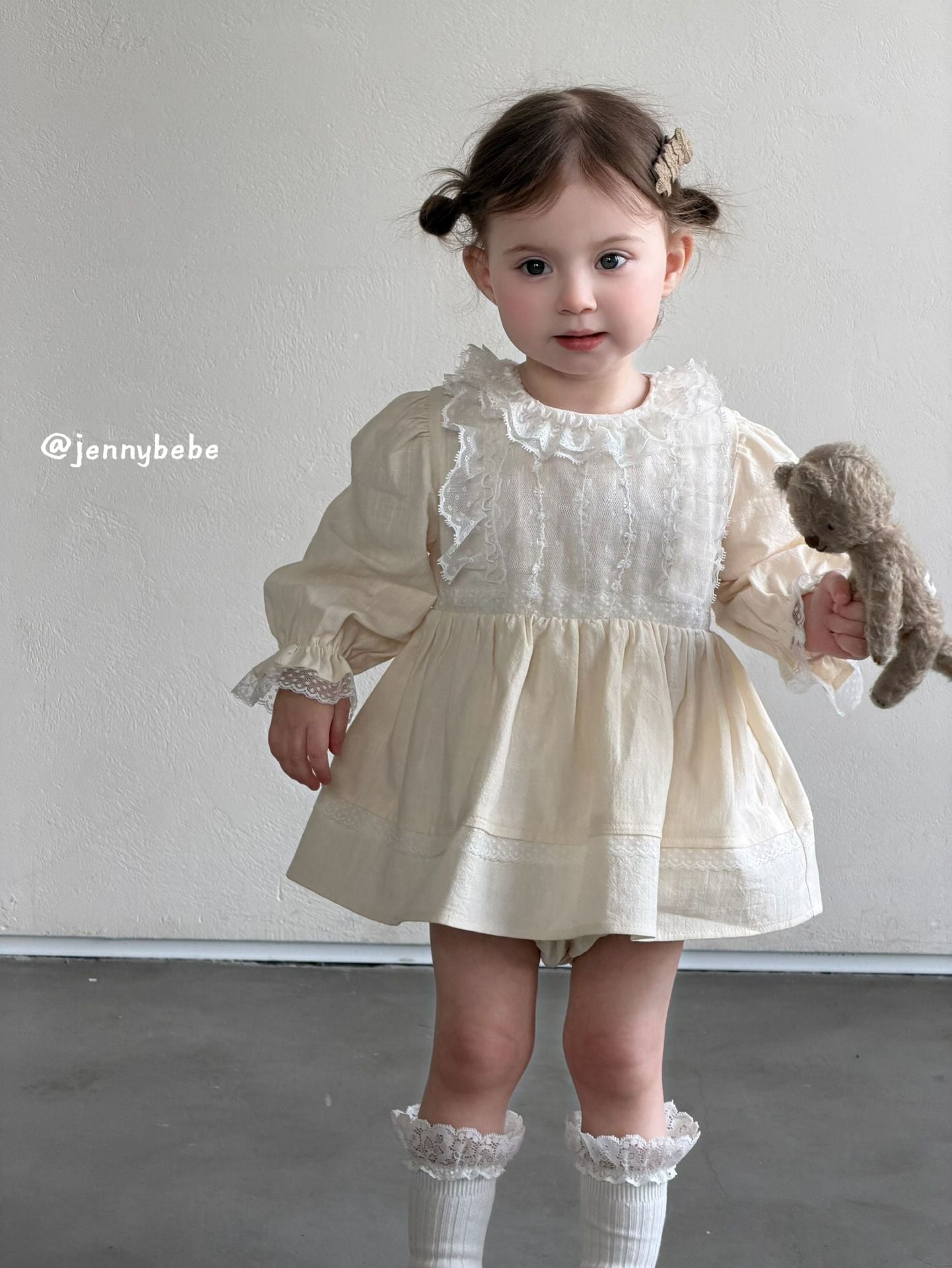 Rompers – Petite Lace Collar No.1