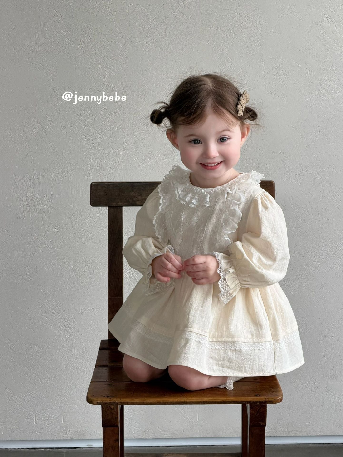 Rompers – Petite Lace Collar No.1